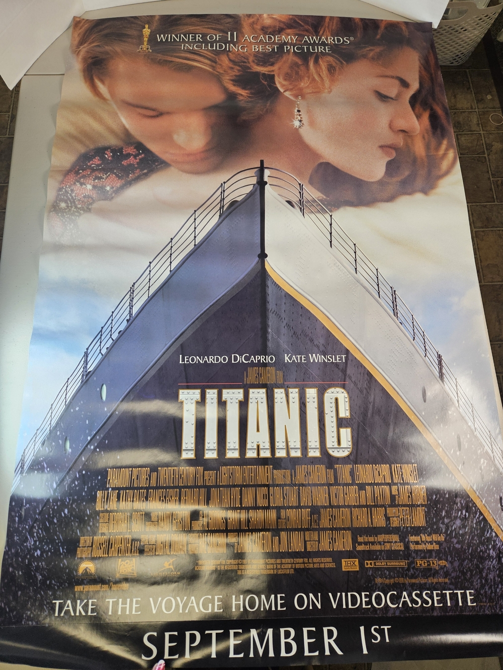 TITANIC  original movie poster from 1997  LEONARDO DiCAPRIO KATE WINSLET